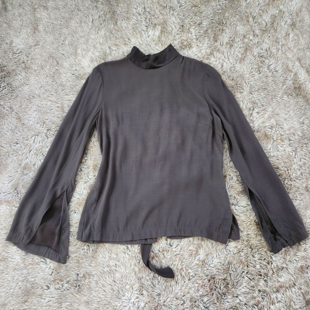 Farrow Anthropologie Mock Neck Open Back Long Sleeve Gray Top Size Small‎